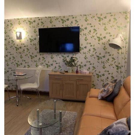 The Annex Apartment Is On Cheddar Bridge Apartments Luaran gambar