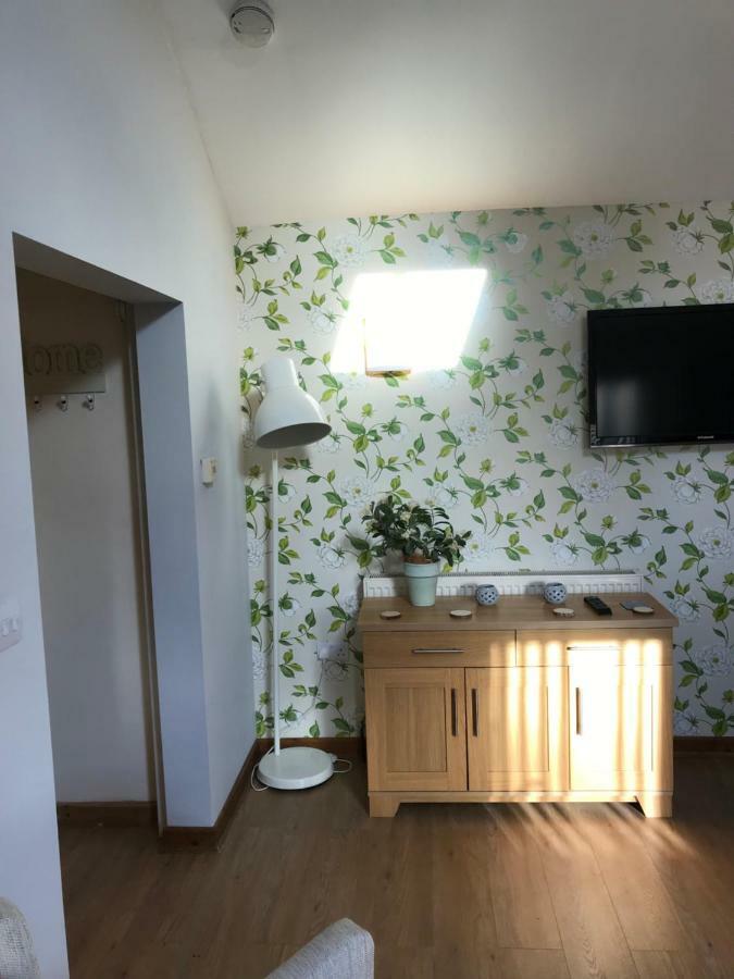 The Annex Apartment Is On Cheddar Bridge Apartments Luaran gambar